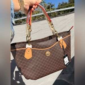 Rioni signature trendy travelers tote